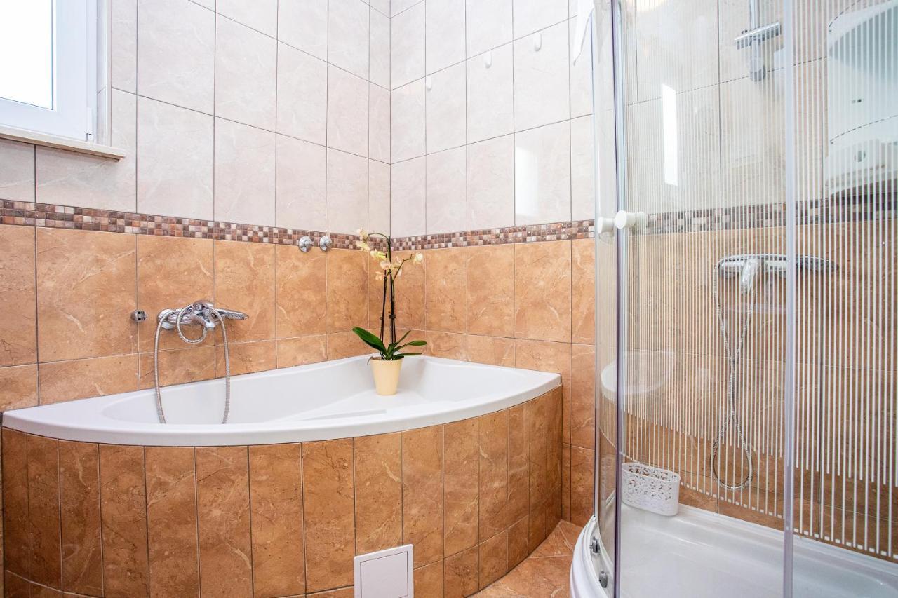 Apartments Adisa オミシュ エクステリア 写真
